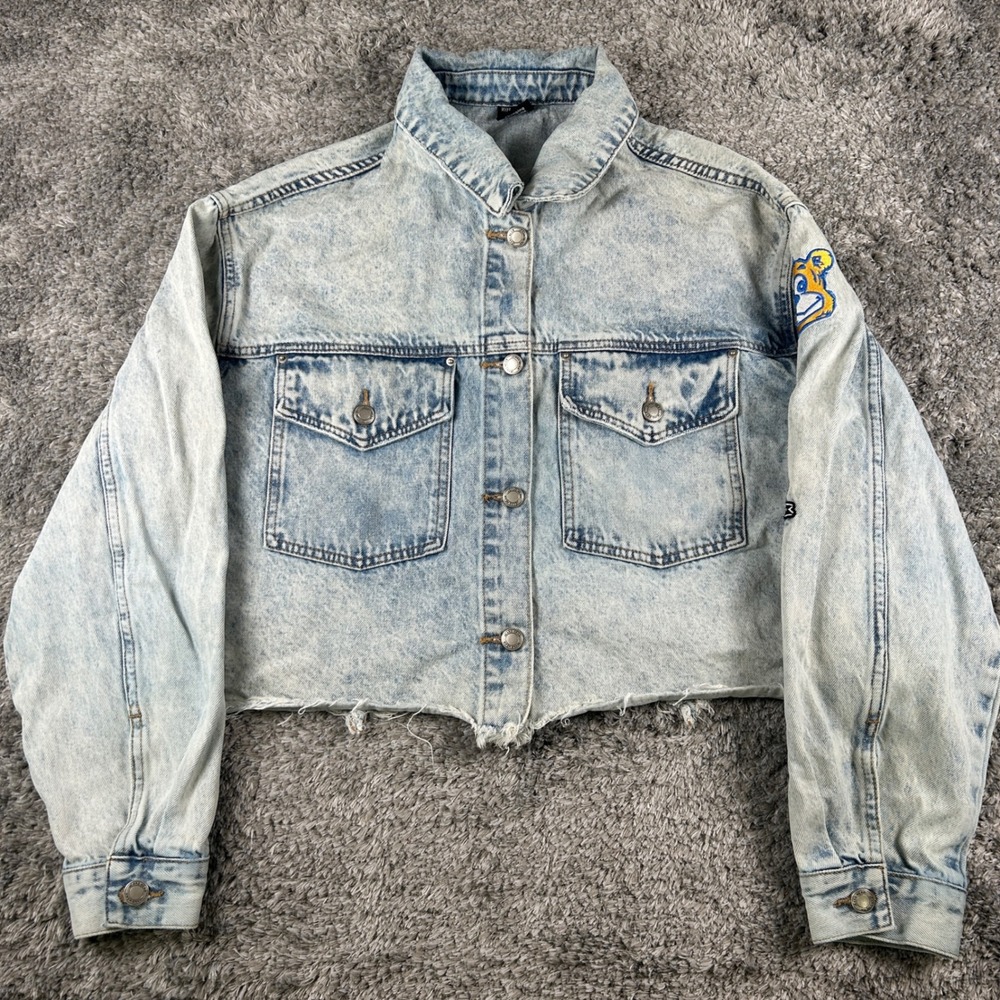 Hype and Vice UCLA‎ Denim Jacket Womens XL Light Blue Cropped Acid Wash Raw Hem